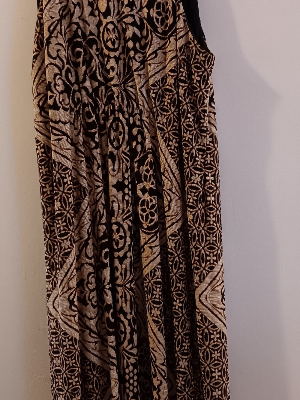 madison leigh Black and Beige Patterned Maxi Dress 12